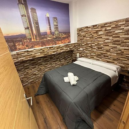 Apartamentos Deluxe Barajas Madrid Exteriér fotografie