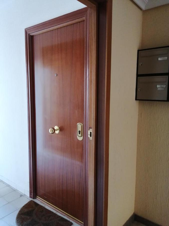 Apartamentos Deluxe Barajas Madrid Exteriér fotografie