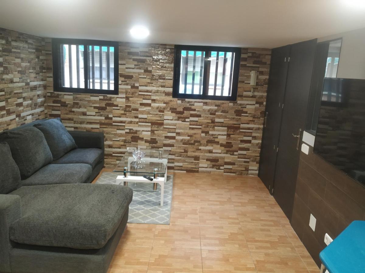 Apartamentos Deluxe Barajas Madrid Exteriér fotografie