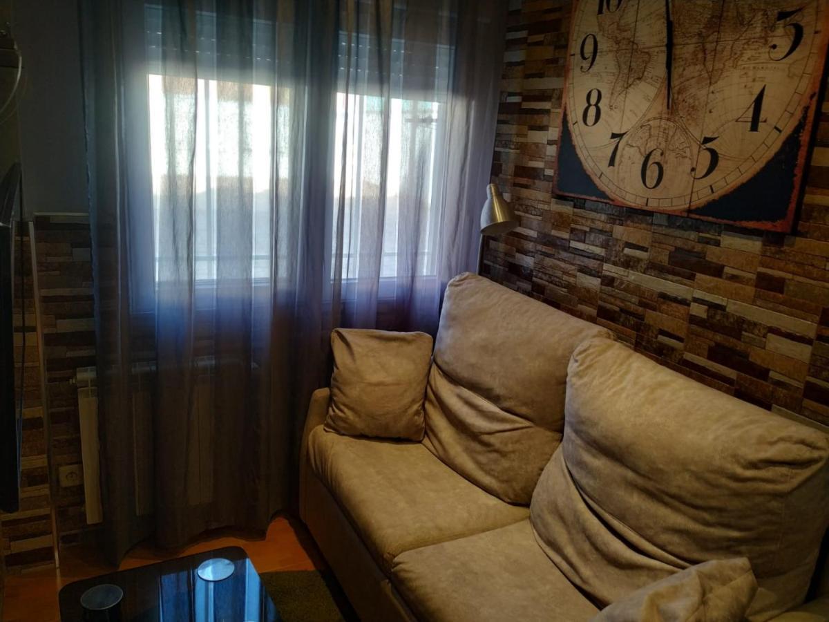 Apartamentos Deluxe Barajas Madrid Exteriér fotografie