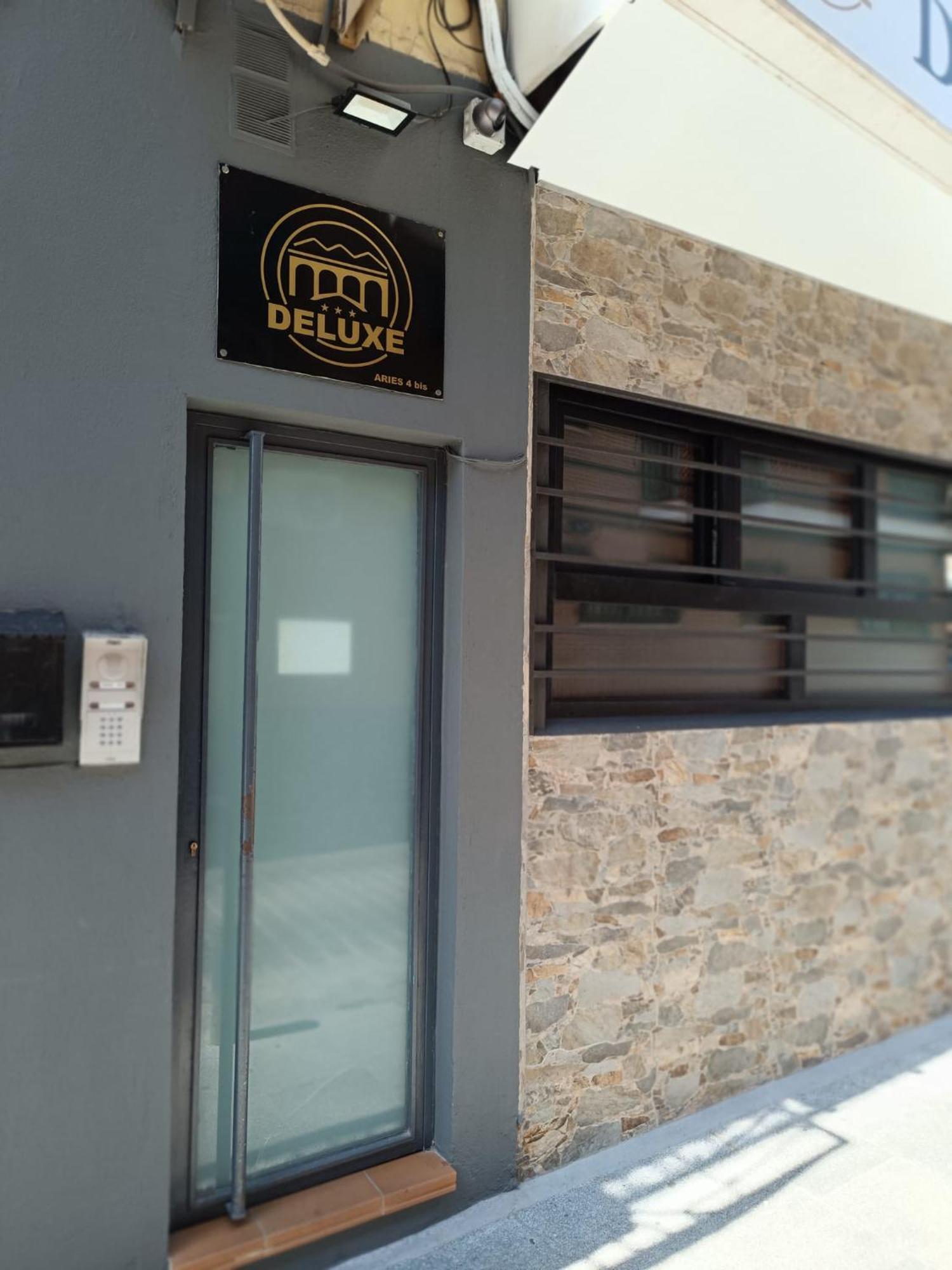 Apartamentos Deluxe Barajas Madrid Exteriér fotografie