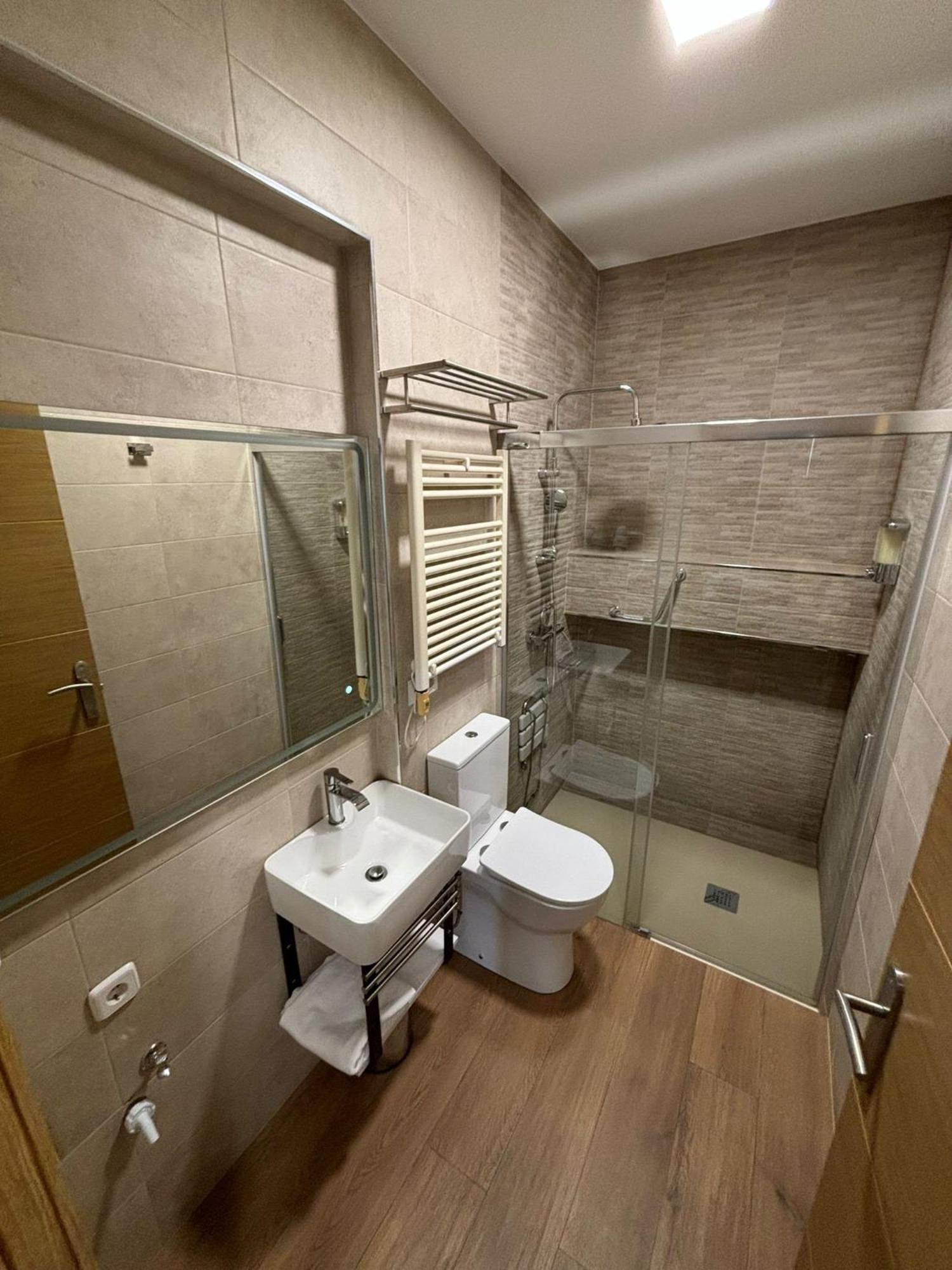 Apartamentos Deluxe Barajas Madrid Exteriér fotografie