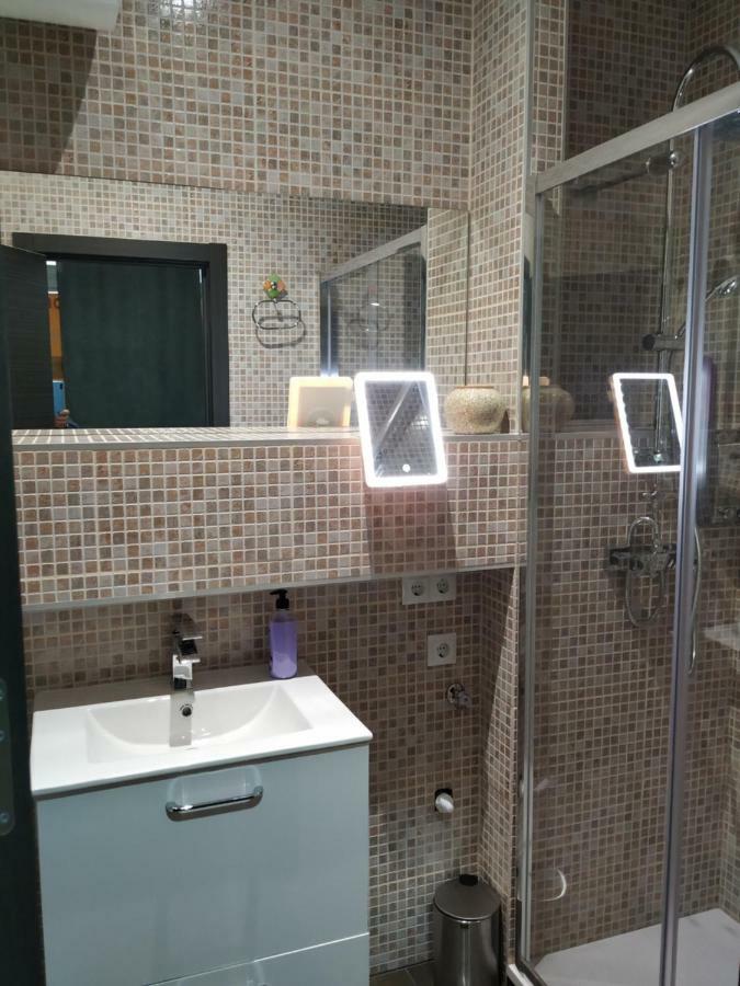 Apartamentos Deluxe Barajas Madrid Exteriér fotografie